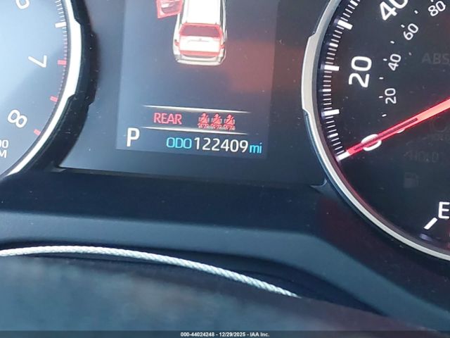 Toyota RAV4 Le Image 13