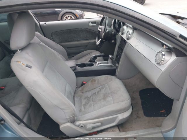 Ford Mustang V6 Image 9