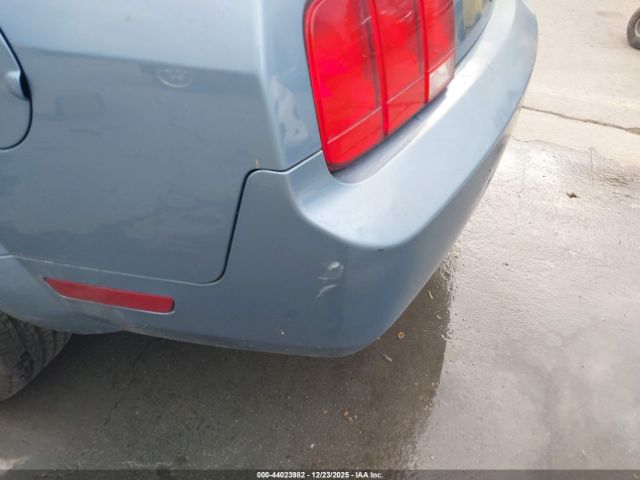 Ford Mustang V6 Image 2