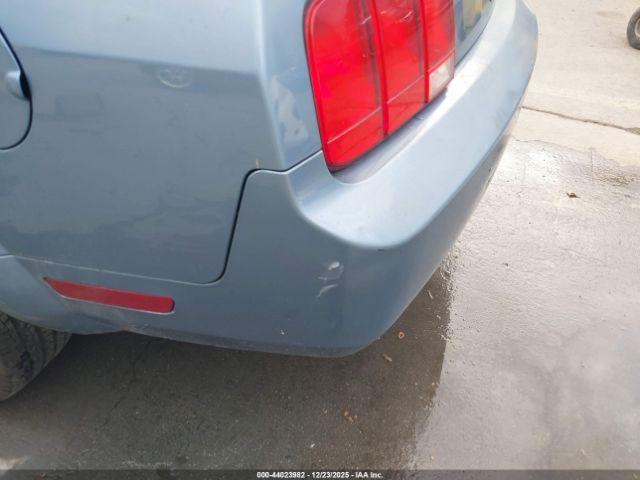 Ford Mustang V6 Image 2