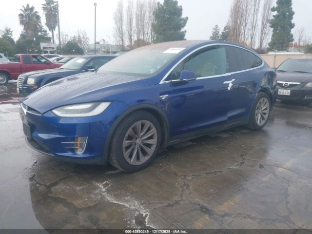 Tesla Model X Image 2