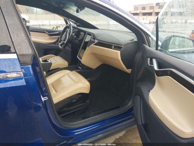 Tesla Model X Image 12