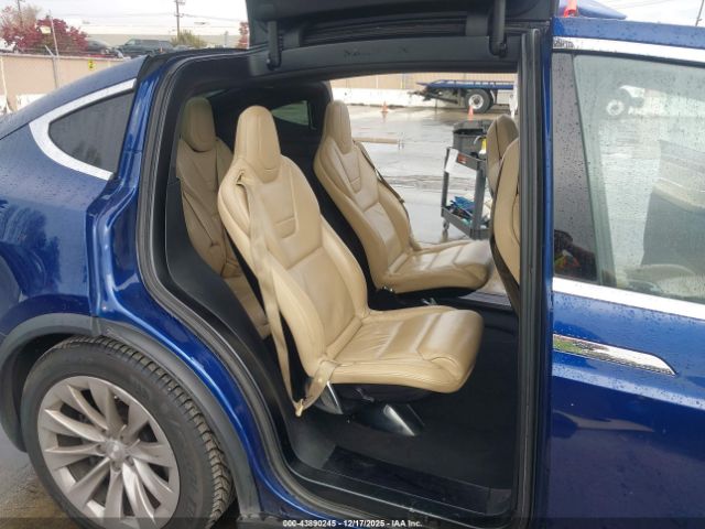 Tesla Model X Image 6