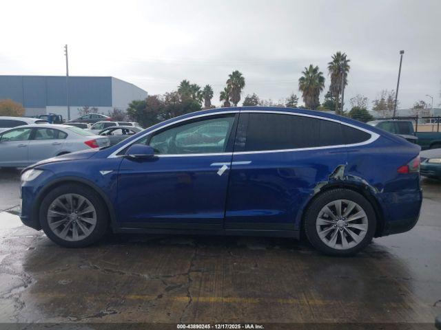 Tesla Model X Image 16