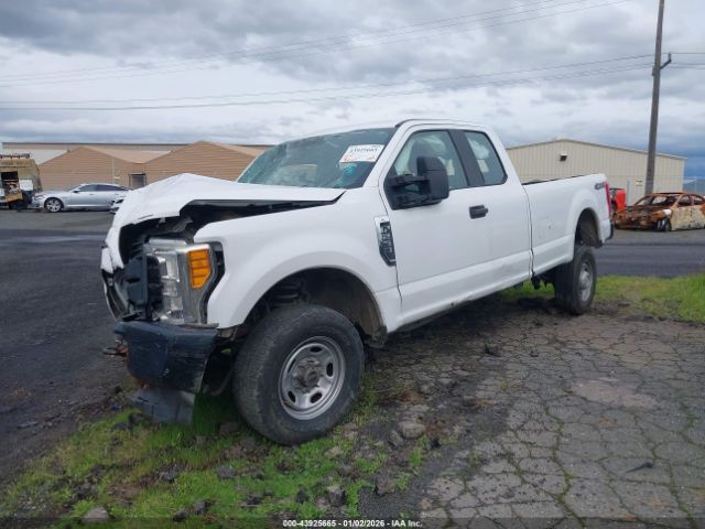 Ford F-250 Xl Image 5