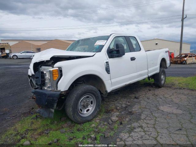 Ford F-250 Xl Image 5
