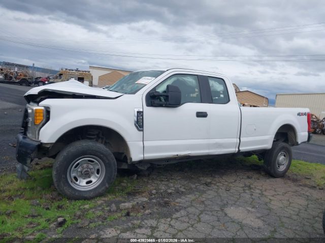 Ford F-250 Xl Image 17