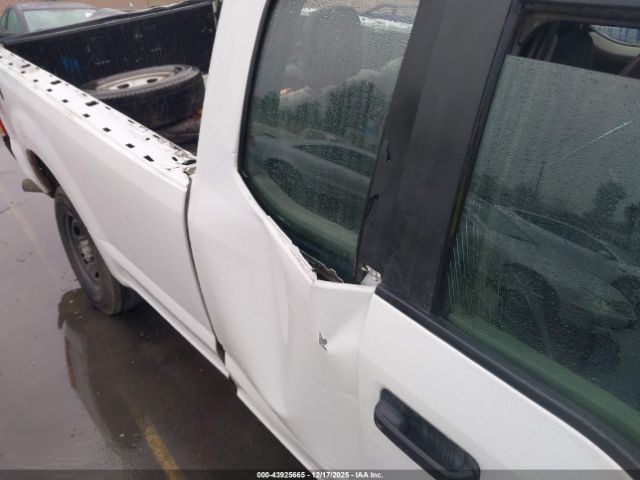 Ford F-250 Xl Image 13