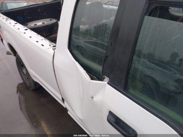 Ford F-250 Xl Image 13