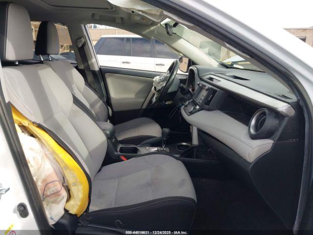 Toyota RAV4 Xle Image 11