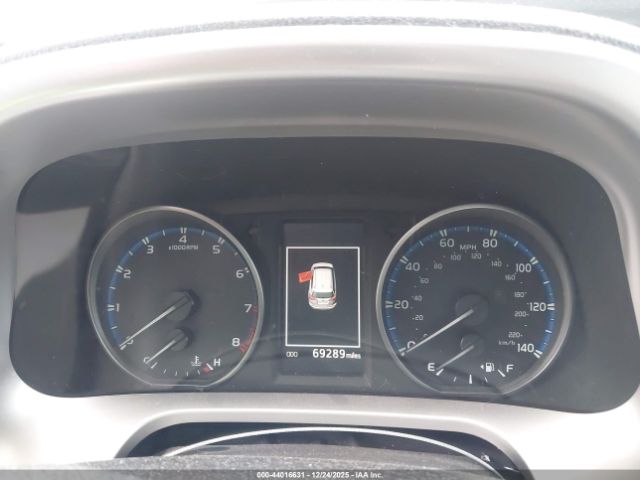 Toyota RAV4 Xle Image 4