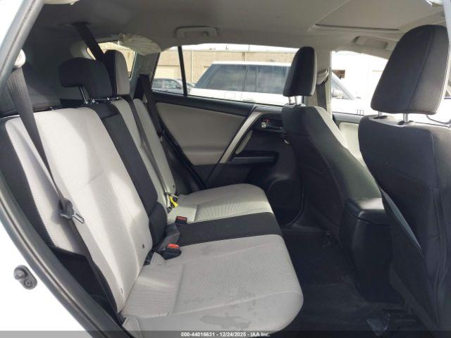 Toyota RAV4 Xle Image 15