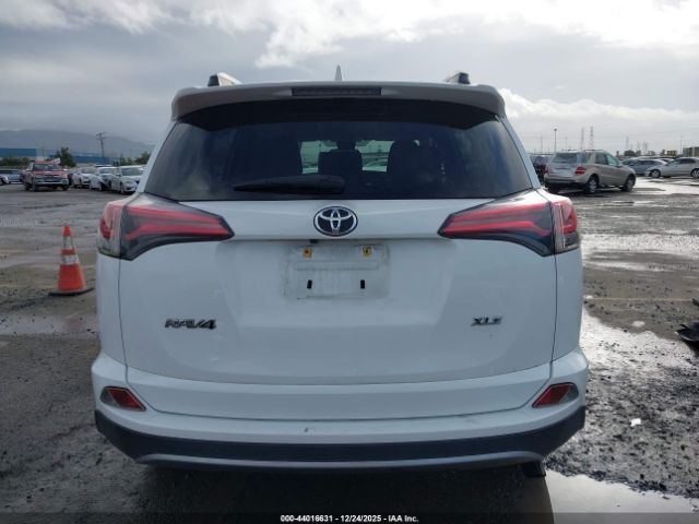 Toyota RAV4 Xle Image 5