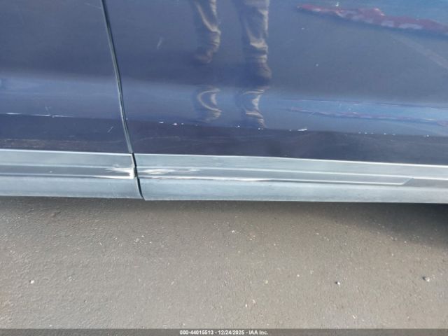 Ford Explorer Image 4