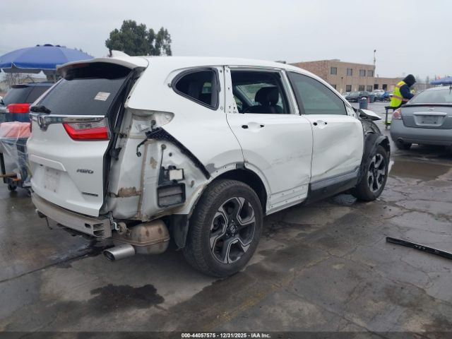 Honda CR-V Touring Image 4