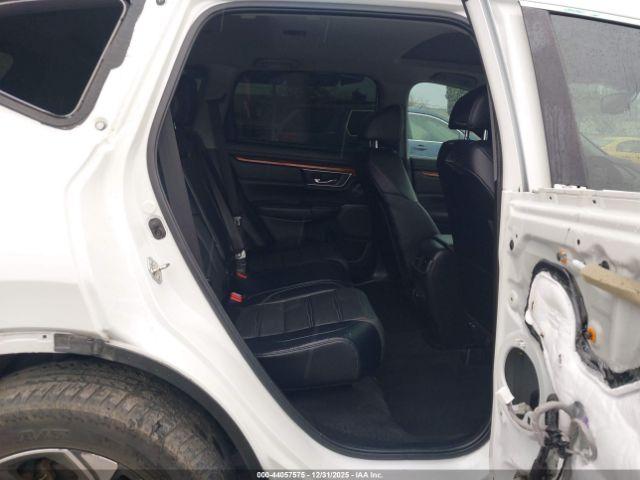 Honda CR-V Touring Image 7