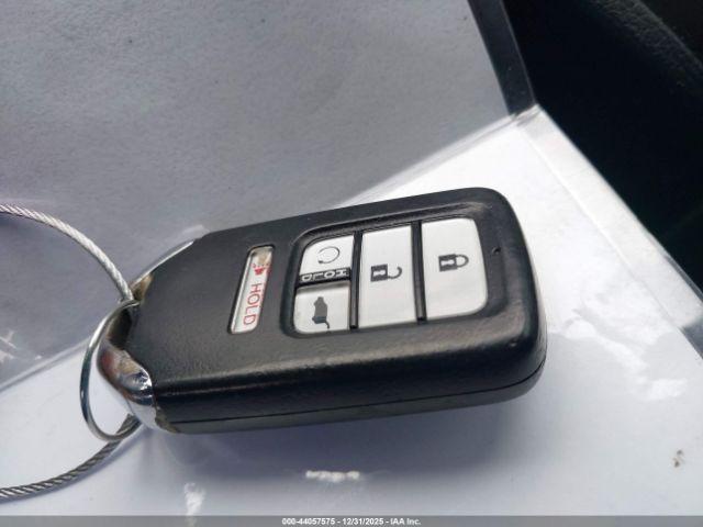 Honda CR-V Touring Image 19