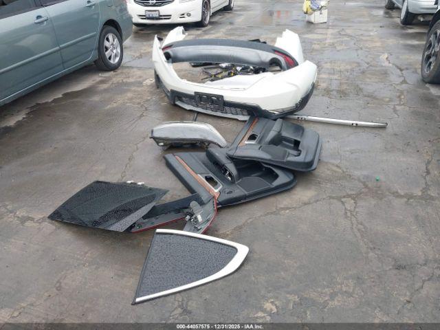 Honda CR-V Touring Image 11