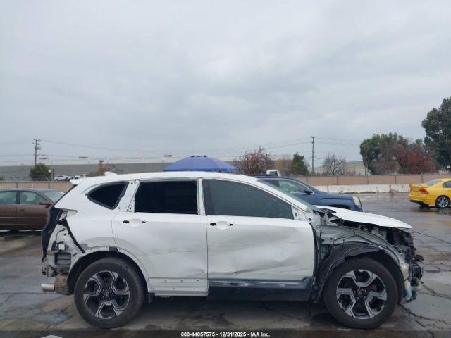 Honda CR-V Touring Image 9