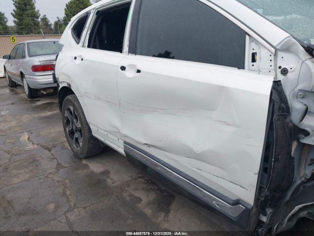 Honda CR-V Touring Image 12