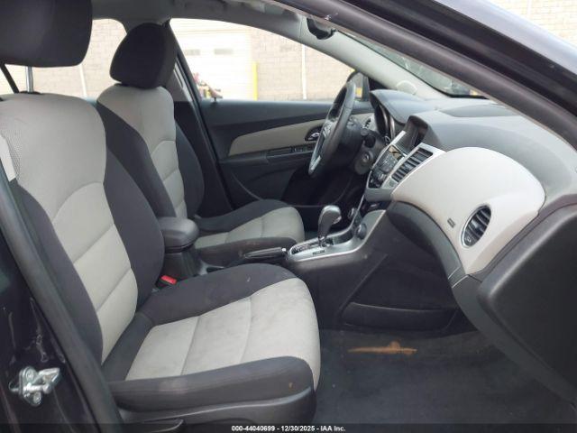 Chevrolet Cruze Ls Auto Image 10