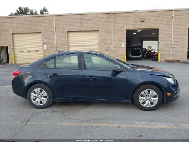 Chevrolet Cruze Ls Auto Image 16
