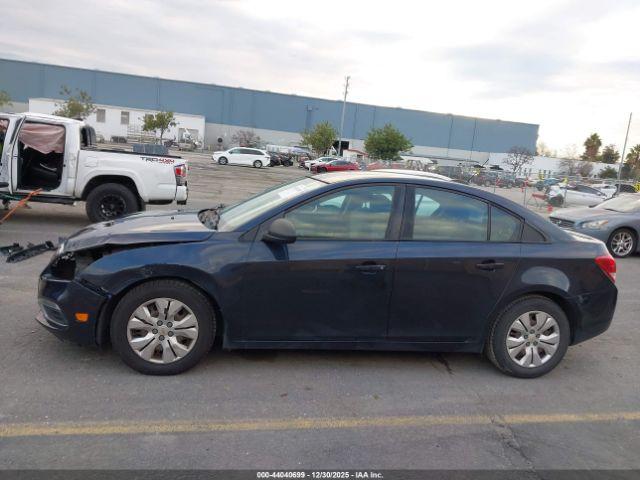 Chevrolet Cruze Ls Auto Image 4