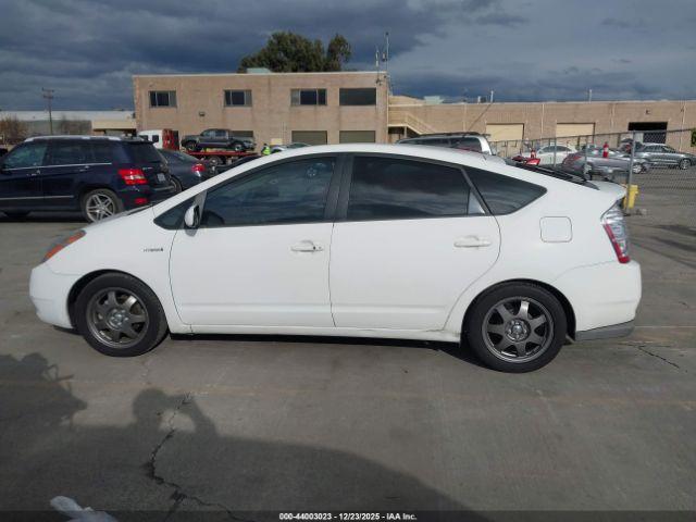 Toyota Prius Touring Image 3