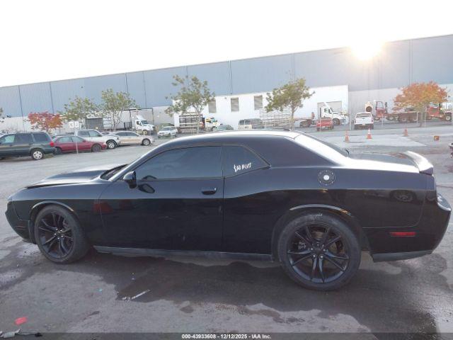Dodge Challenger Image 9