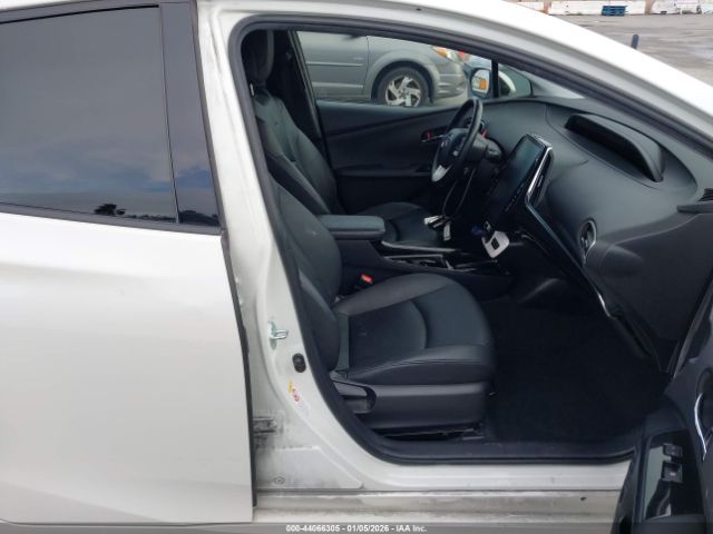 Toyota Prius Prime Premium Image 9