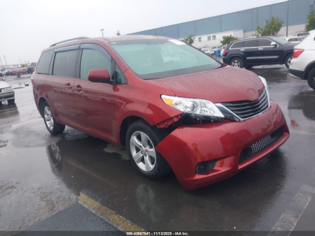 Toyota Sienna Le 8 Passenger Image 1