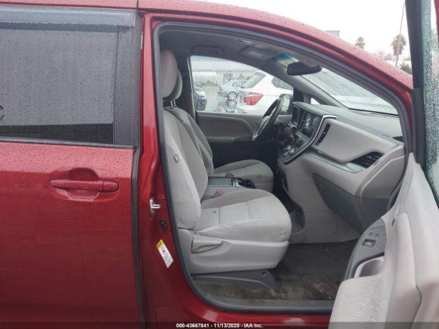 Toyota Sienna Le 8 Passenger Image 6