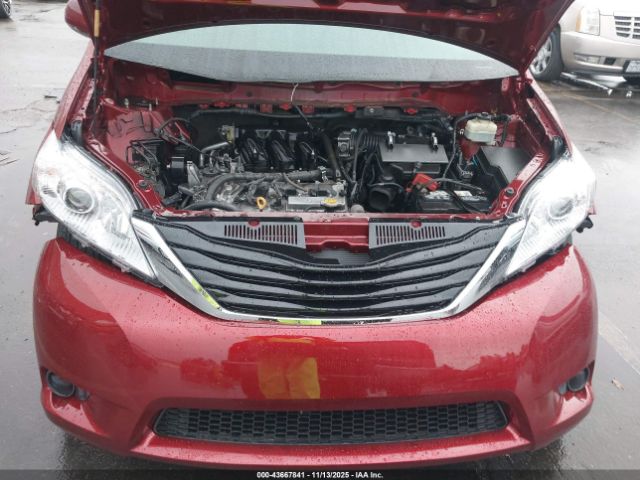 Toyota Sienna Le 8 Passenger Image 12
