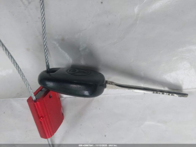 Toyota Sienna Le 8 Passenger Image 4