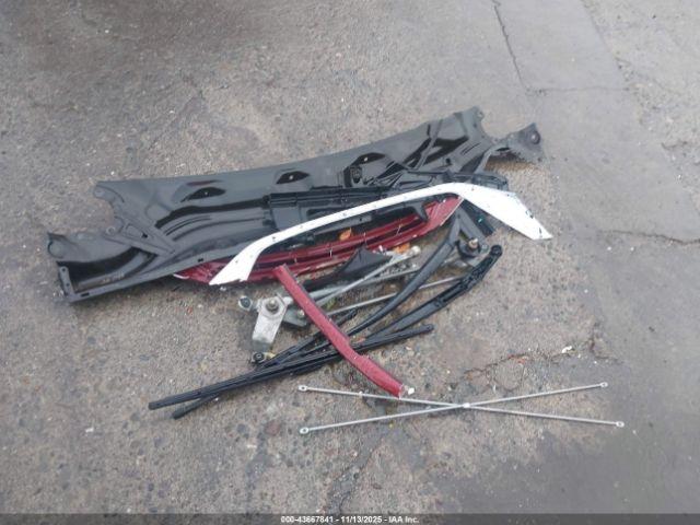 Toyota Sienna Le 8 Passenger Image 3