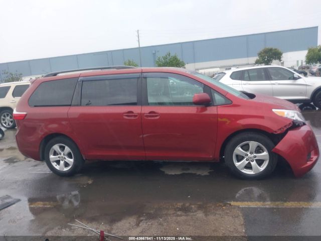 Toyota Sienna Le 8 Passenger Image 15