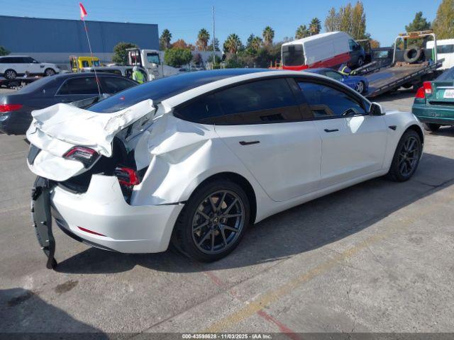 Tesla Model 3 Rear-wheel Drive Image 7