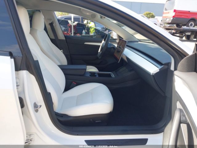 Tesla Model 3 Rear-wheel Drive Image 5