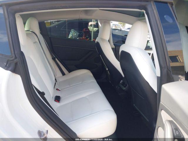 Tesla Model 3 Rear-wheel Drive Image 8