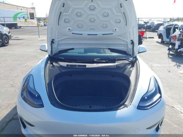 Tesla Model 3 Rear-wheel Drive Image 16