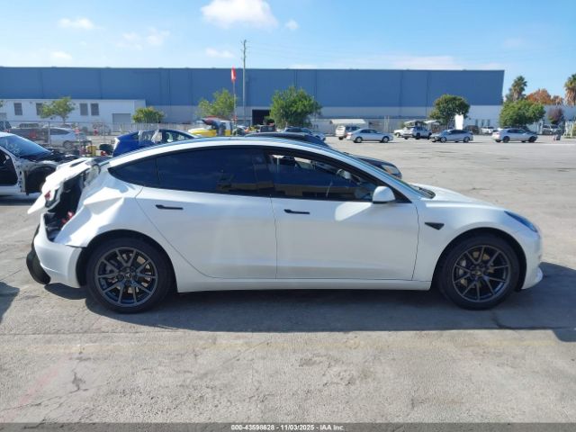 Tesla Model 3 Rear-wheel Drive Image 14