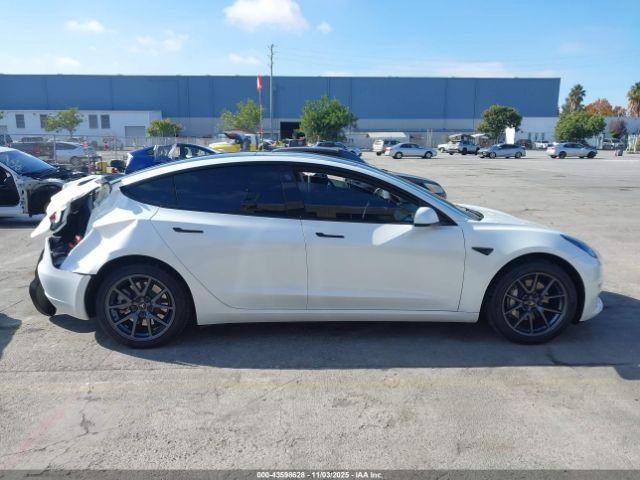 Tesla Model 3 Rear-wheel Drive Image 14