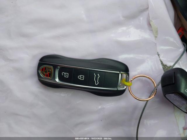 Porsche Cayenne Platinum Edition Image 11