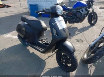  Salvage Vespa GTS 300