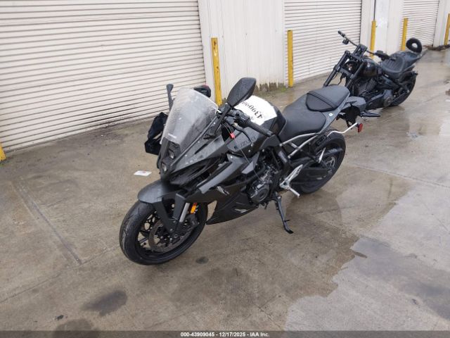 Suzuki Gsx800 F Image 6