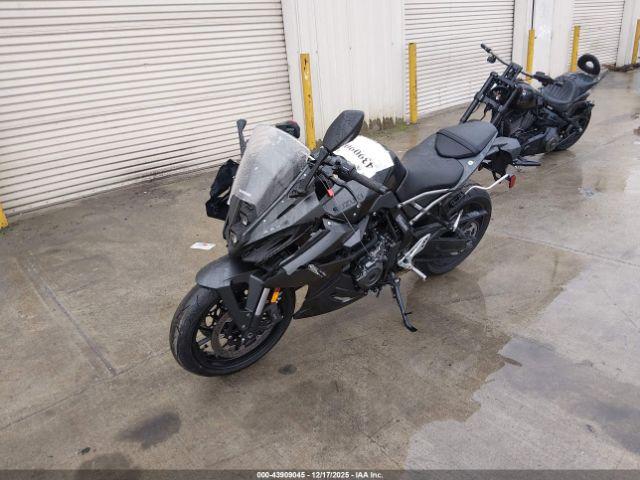 Suzuki Gsx800 F Image 6