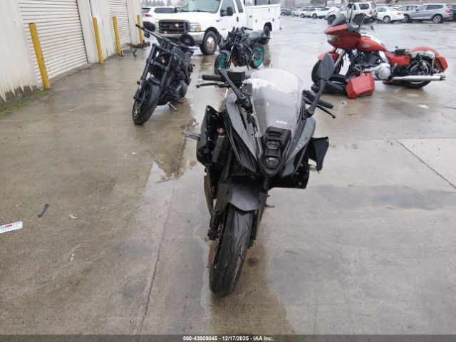 Suzuki Gsx800 F Image 4