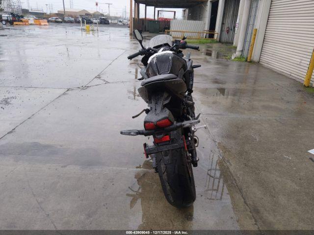 Suzuki Gsx800 F Image 8