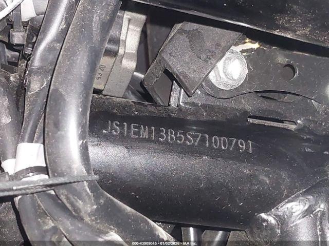 Suzuki Gsx800 F Image 9