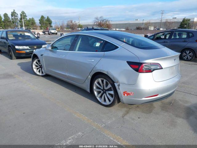 Tesla Model 3 Image 16
